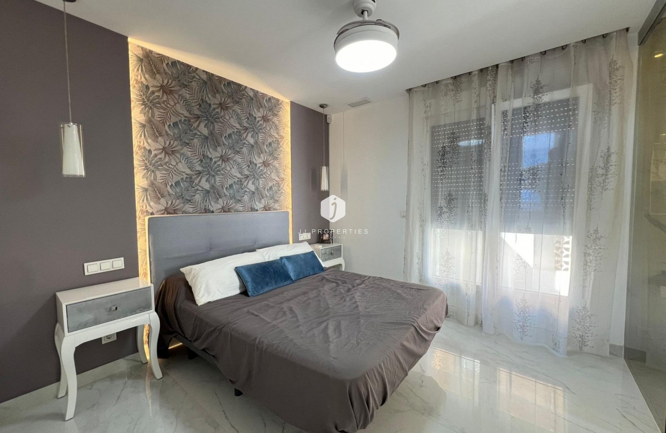 Aus zweiter Hand - Villa -
Torrevieja - La Mata