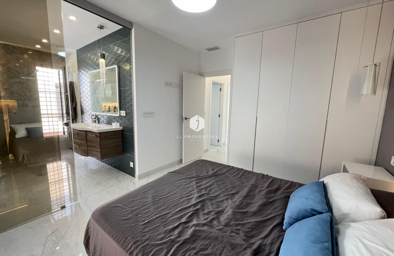 Aus zweiter Hand - Villa -
Torrevieja - La Mata