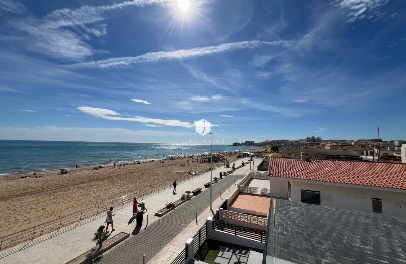 Aus zweiter Hand - Villa -
Torrevieja - La Mata