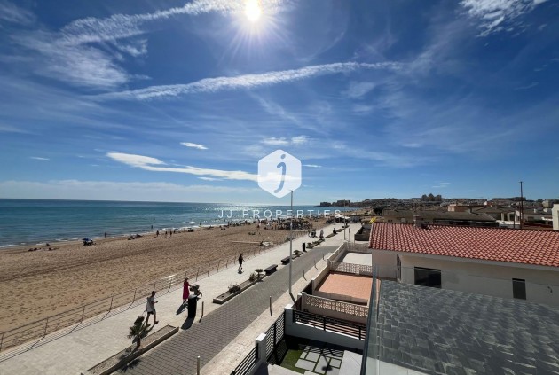 Aus zweiter Hand - Villa -
Torrevieja - La Mata