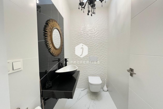 Aus zweiter Hand - Villa -
Torrevieja - La Mata