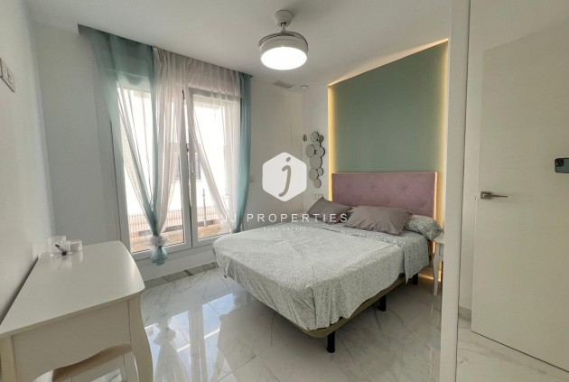 Aus zweiter Hand - Villa -
Torrevieja - La Mata