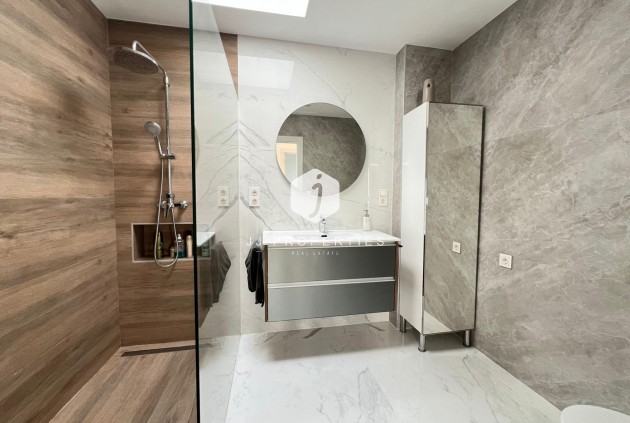 Aus zweiter Hand - Villa -
Torrevieja - La Mata