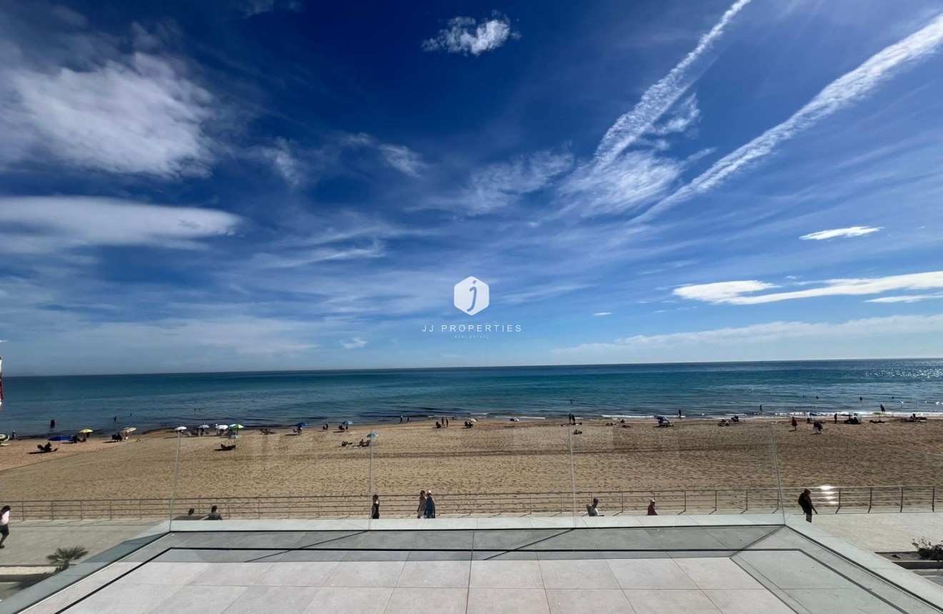 Aus zweiter Hand - Villa -
Torrevieja - La Mata