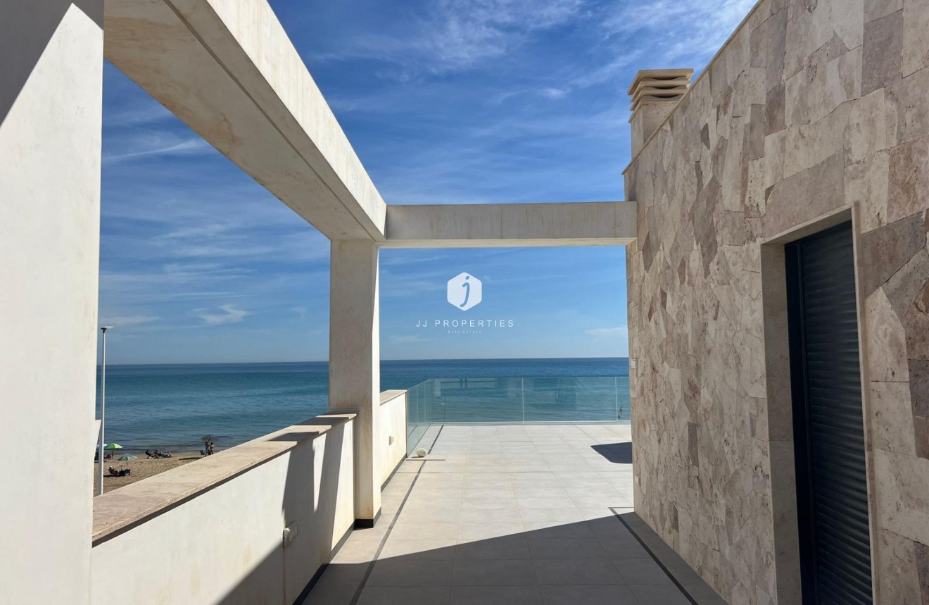 Aus zweiter Hand - Villa -
Torrevieja - La Mata