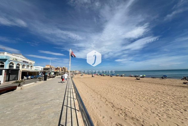 Aus zweiter Hand - Villa -
Torrevieja - La Mata