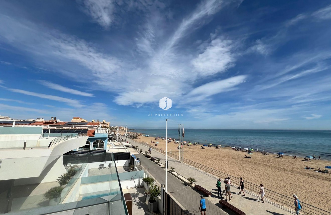 Aus zweiter Hand - Villa -
Torrevieja - La Mata