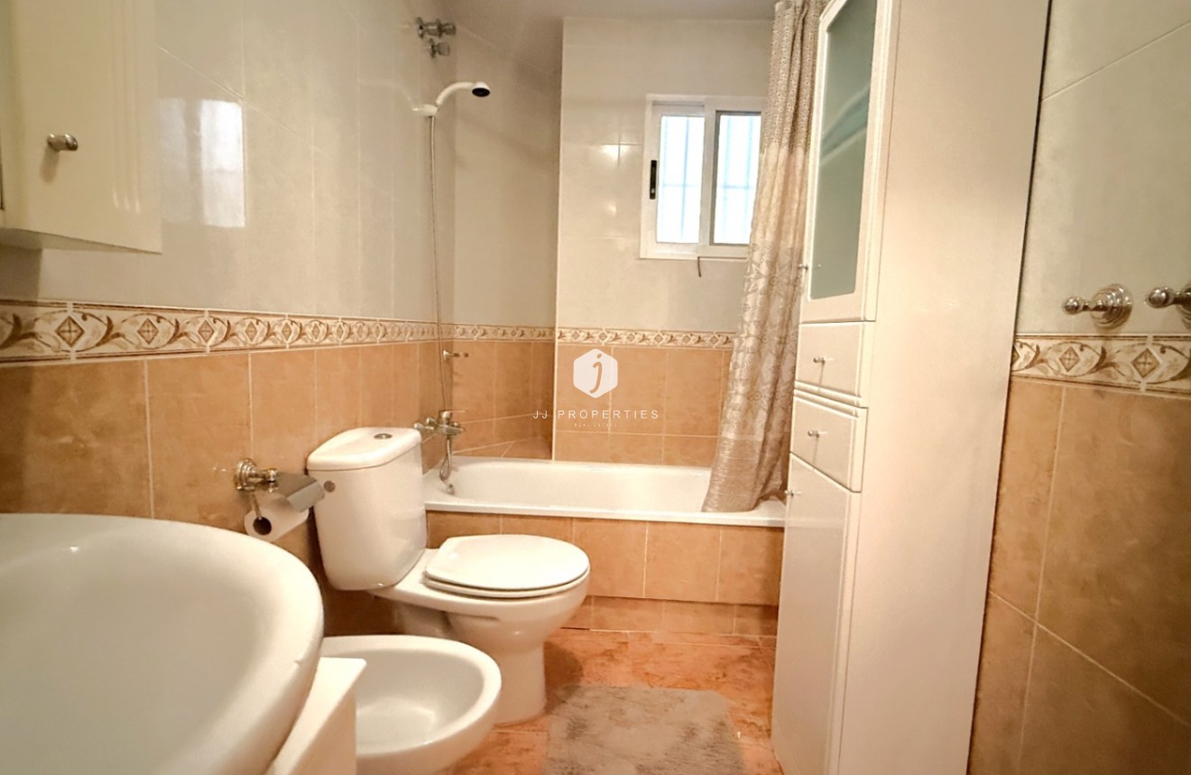 Resale - Apartment / flat -
Torrevieja - Costa Blanca