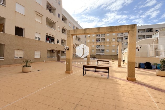 Resale - Apartment / flat -
Torrevieja - Costa Blanca