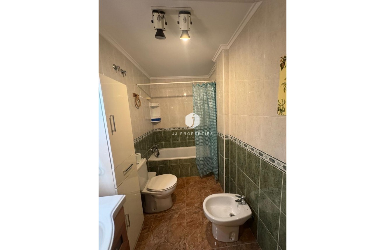 Aus zweiter Hand - Wohnung -
Jacarilla