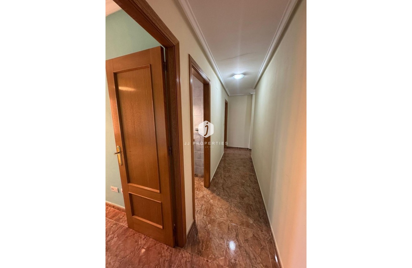 Aus zweiter Hand - Wohnung -
Jacarilla