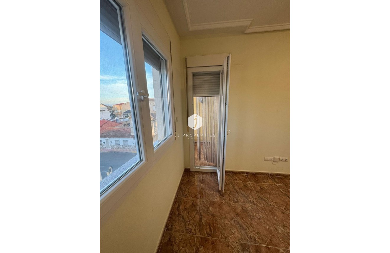 Aus zweiter Hand - Wohnung -
Jacarilla