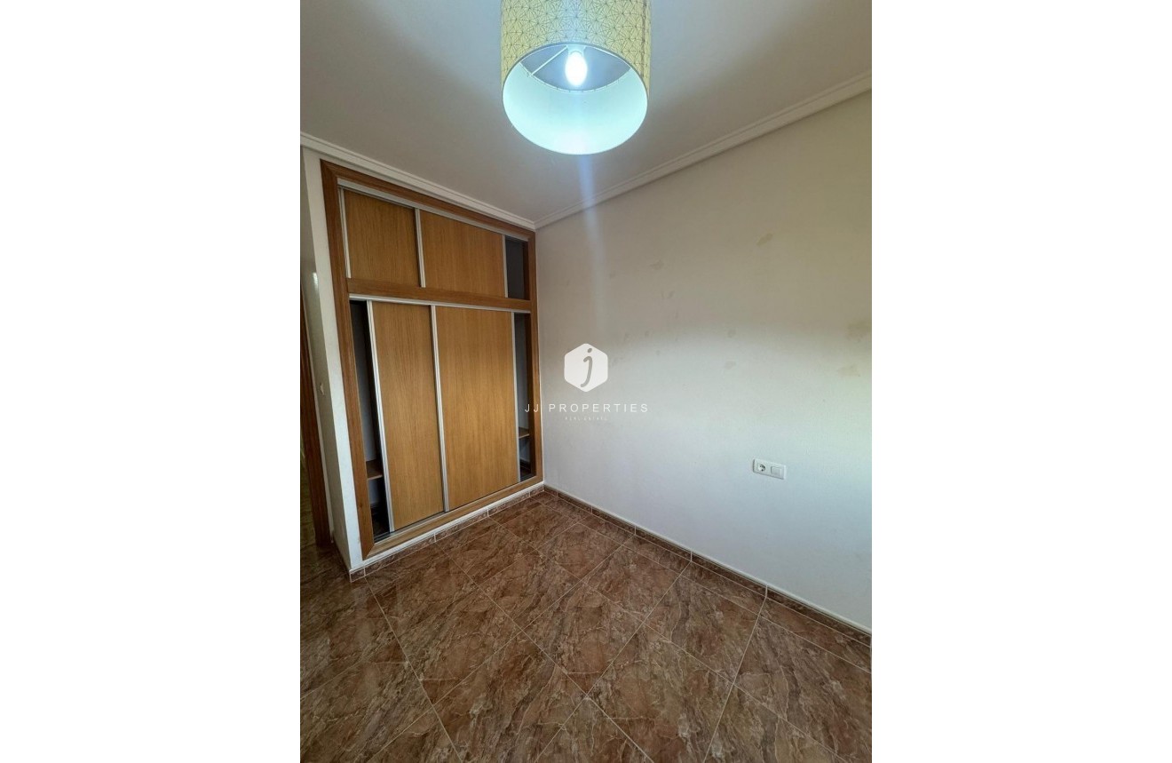 Aus zweiter Hand - Wohnung -
Jacarilla