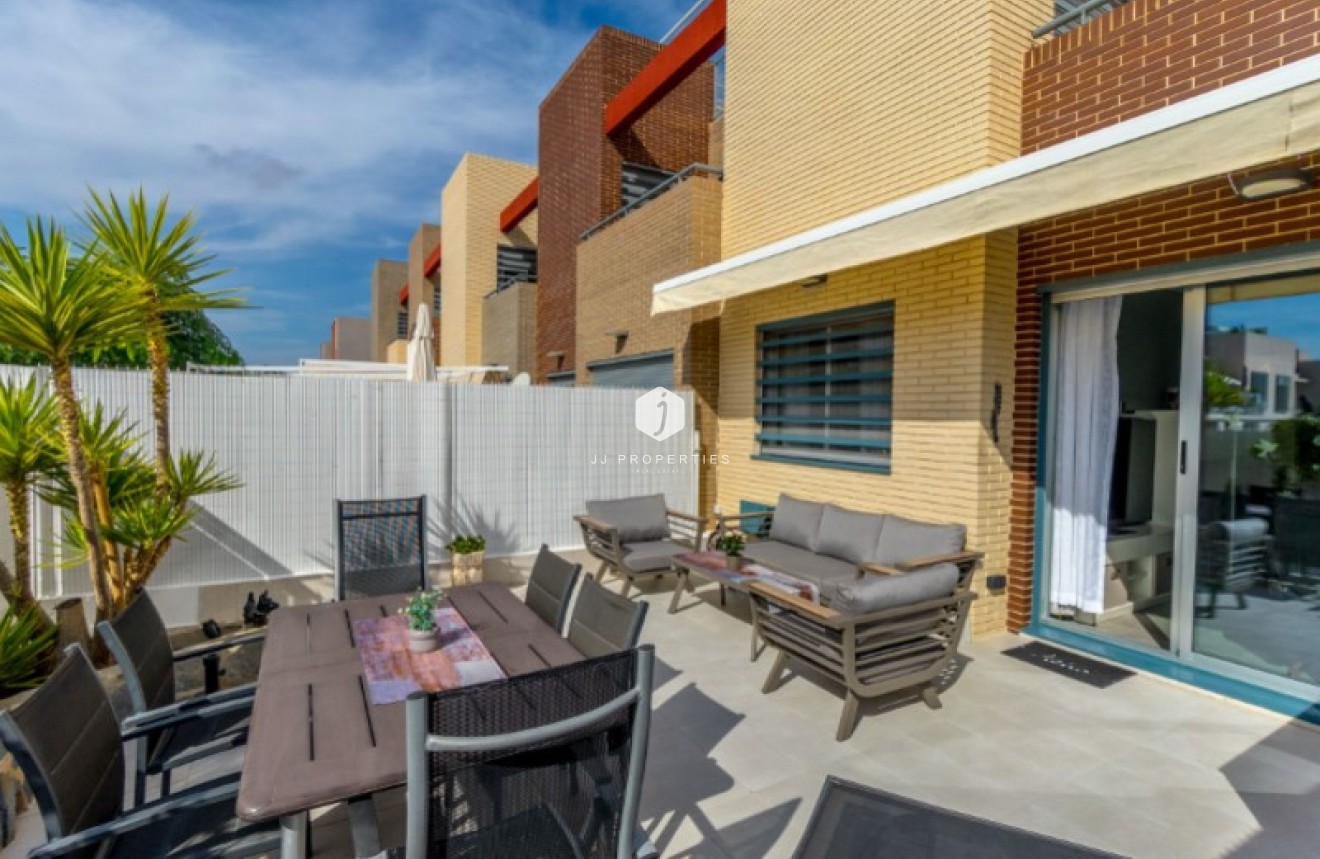 Resale - Apartment / flat -
Torrevieja - Costa Blanca