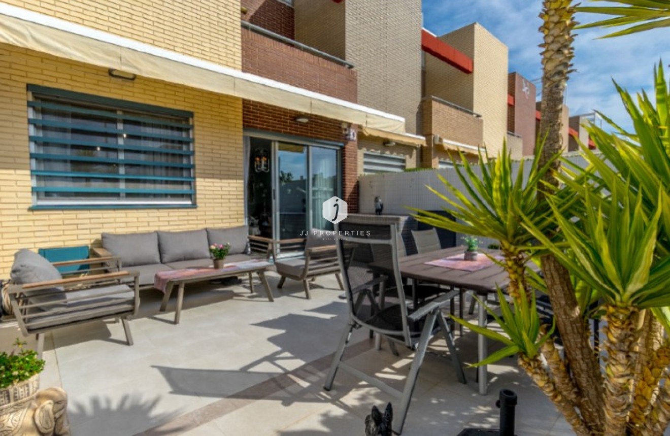 Resale - Apartment / flat -
Torrevieja - Costa Blanca