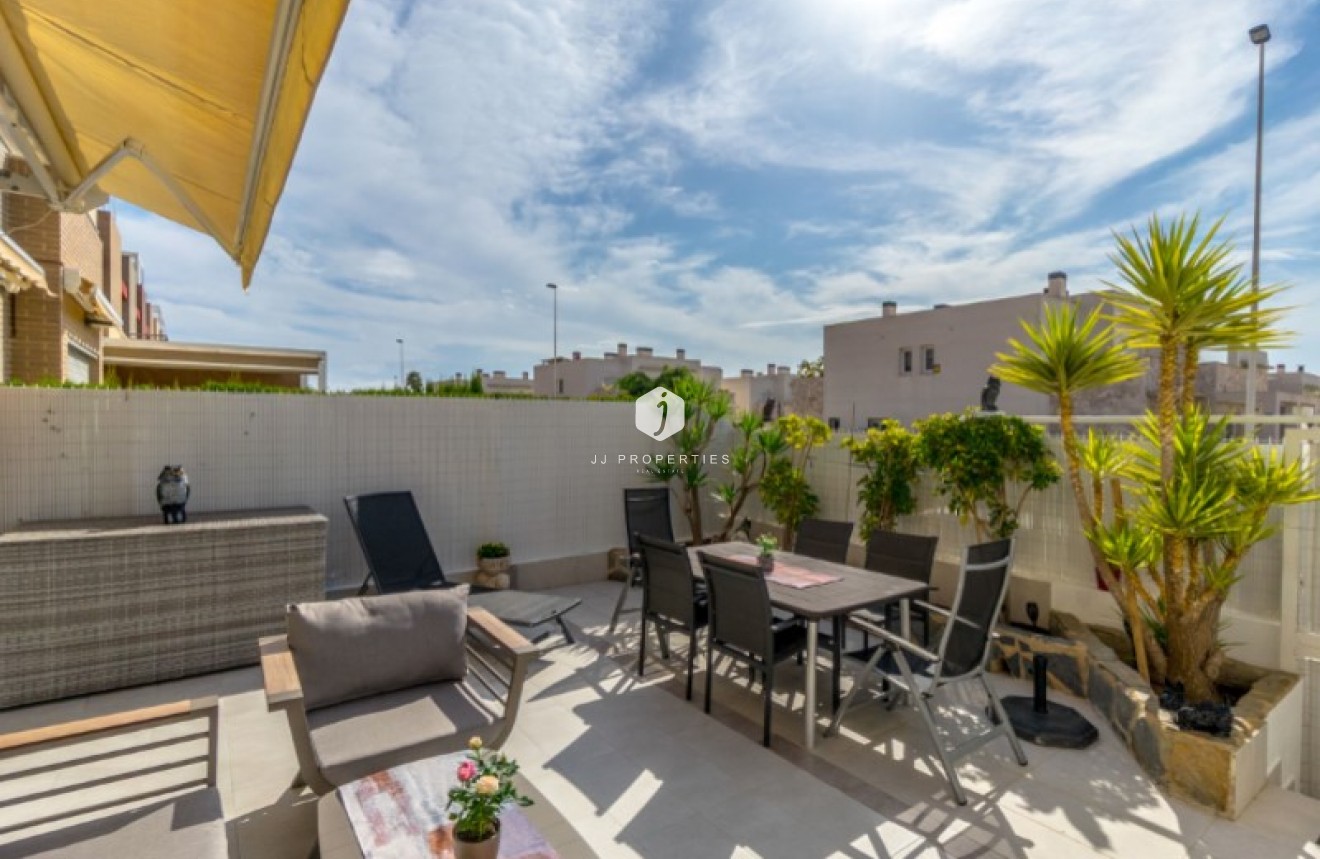 Resale - Apartment / flat -
Torrevieja - Costa Blanca
