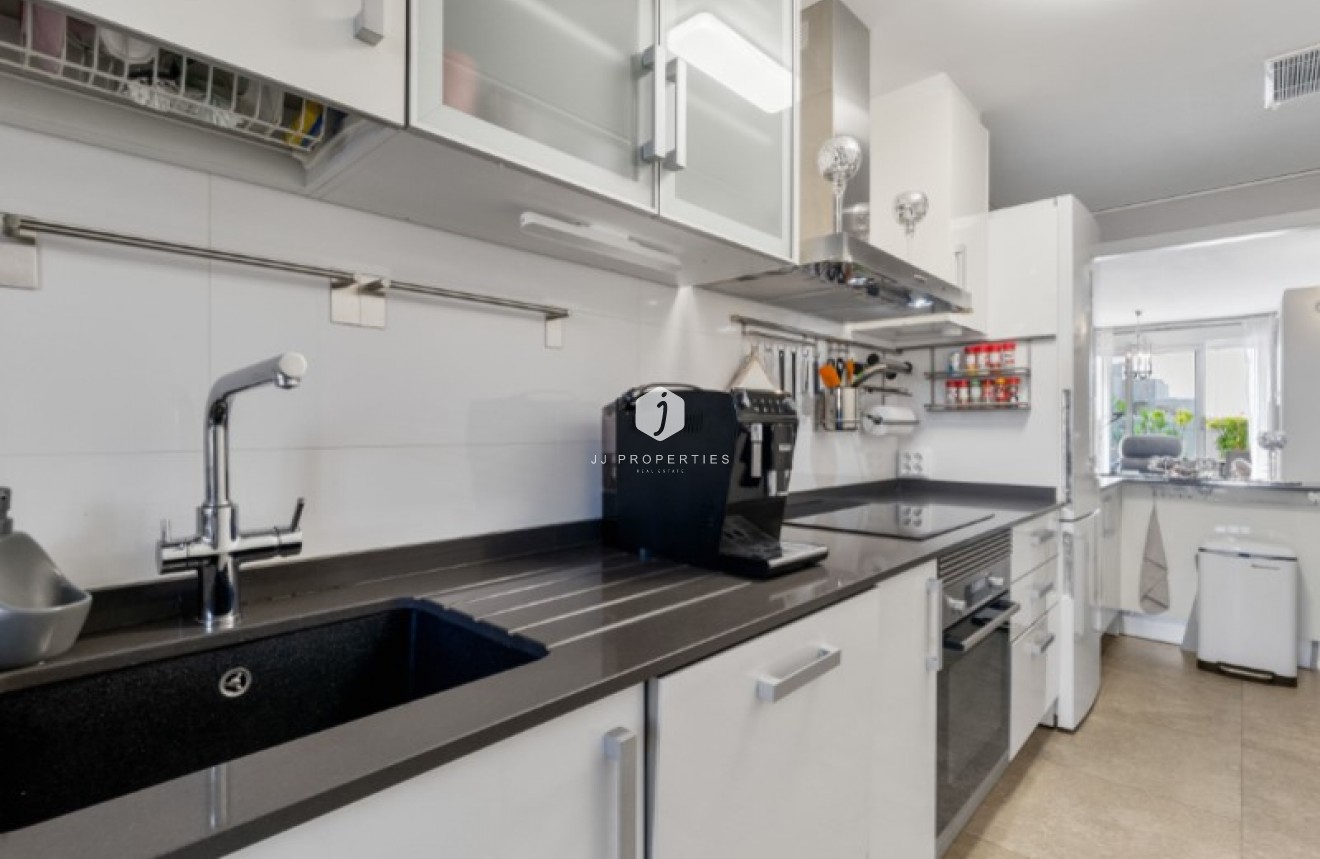 Resale - Apartment / flat -
Torrevieja - Costa Blanca