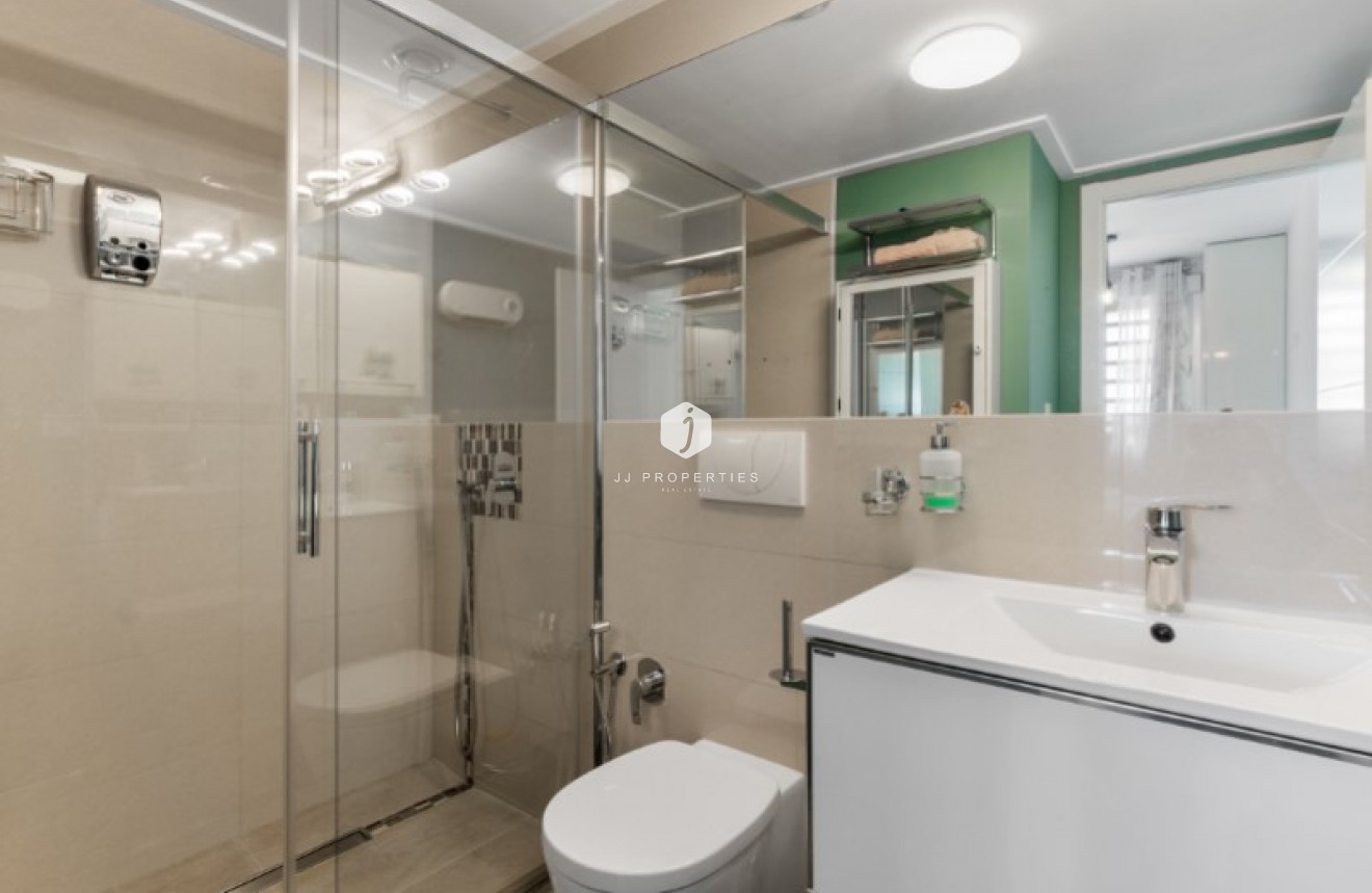 Resale - Apartment / flat -
Torrevieja - Costa Blanca