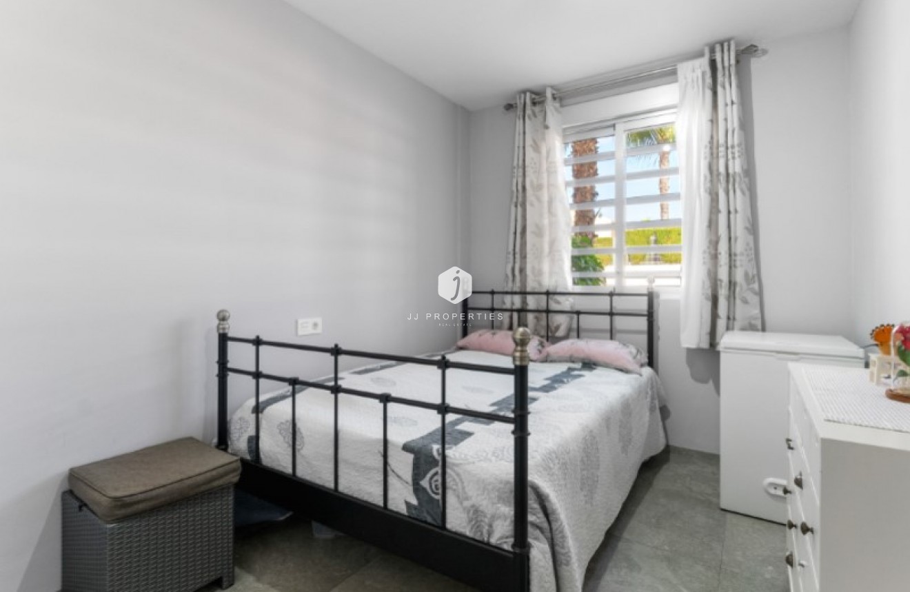 Resale - Apartment / flat -
Torrevieja - Costa Blanca