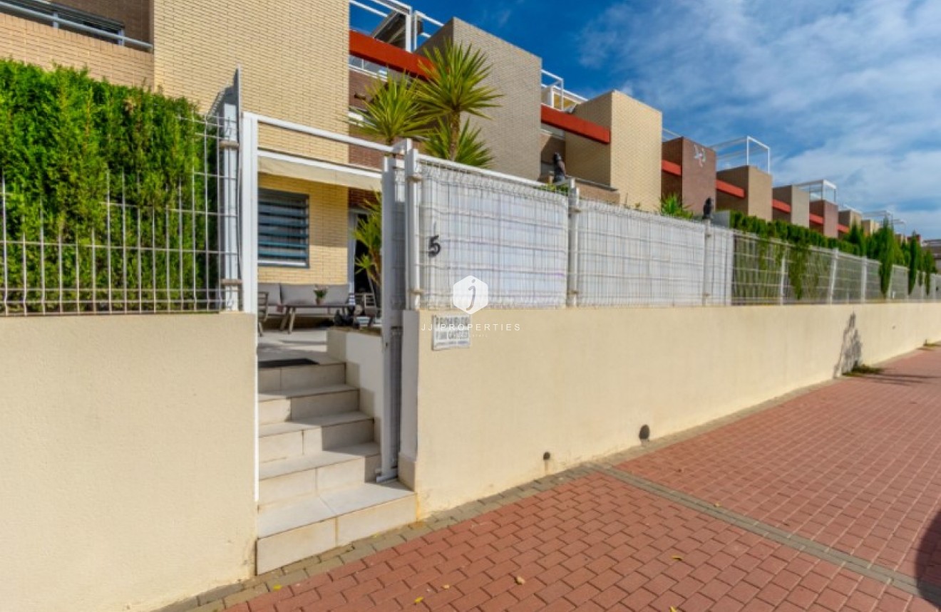 Resale - Apartment / flat -
Torrevieja - Costa Blanca