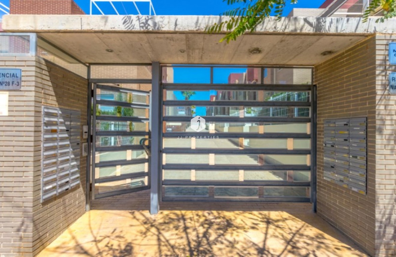 Resale - Apartment / flat -
Torrevieja - Costa Blanca