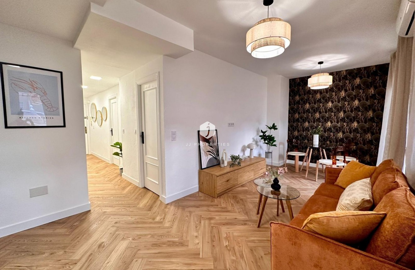 Aus zweiter Hand - Wohnung -
Torrevieja - Playa del Cura