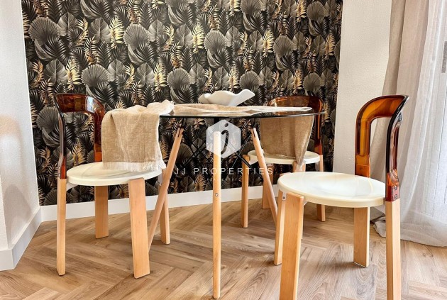 Aus zweiter Hand - Wohnung -
Torrevieja - Playa del Cura