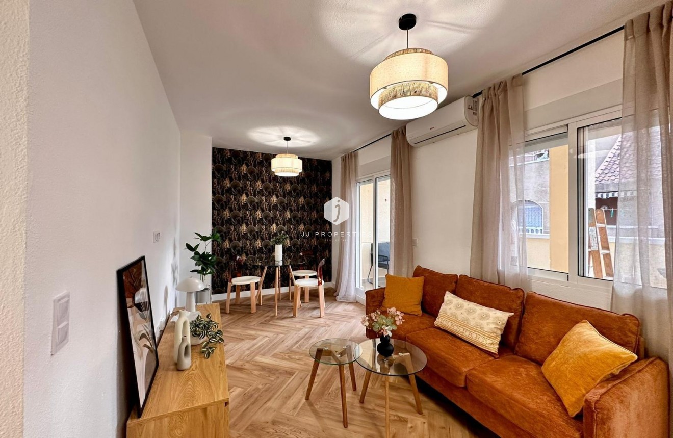 Aus zweiter Hand - Wohnung -
Torrevieja - Playa del Cura