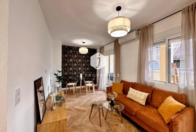 Aus zweiter Hand - Wohnung -
Torrevieja - Playa del Cura