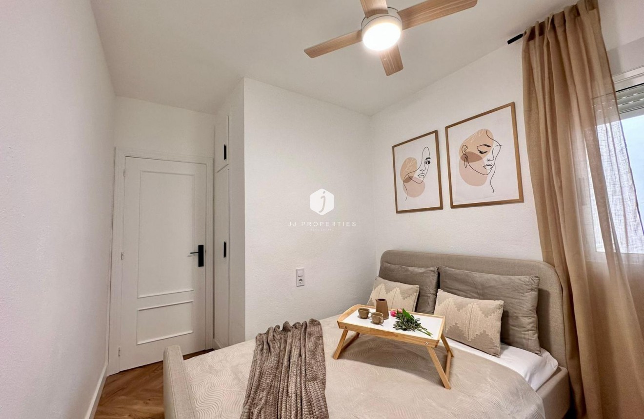 Aus zweiter Hand - Wohnung -
Torrevieja - Playa del Cura