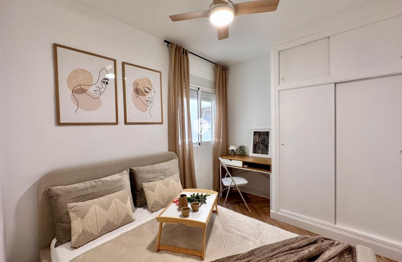 Aus zweiter Hand - Wohnung -
Torrevieja - Playa del Cura