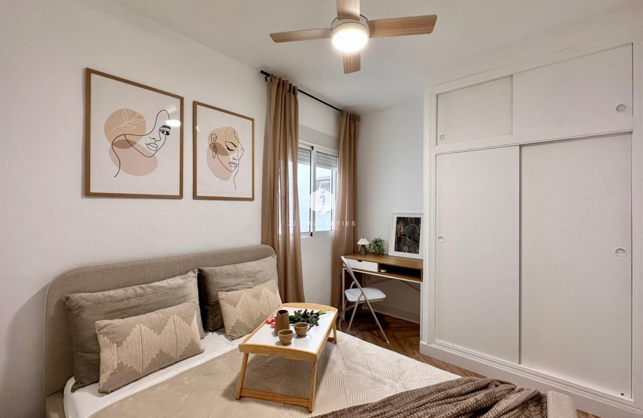 Aus zweiter Hand - Wohnung -
Torrevieja - Playa del Cura
