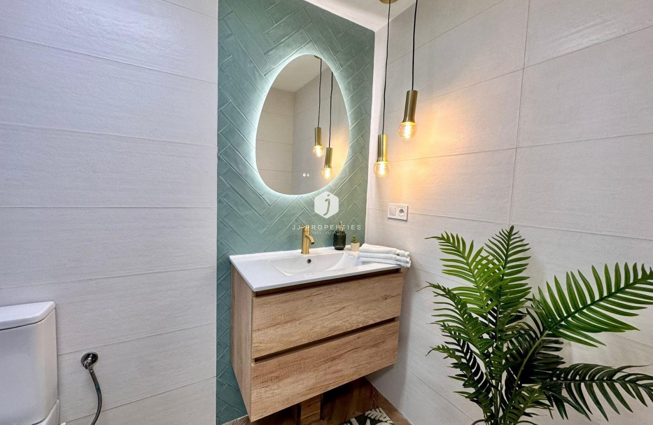 Aus zweiter Hand - Wohnung -
Torrevieja - Playa del Cura