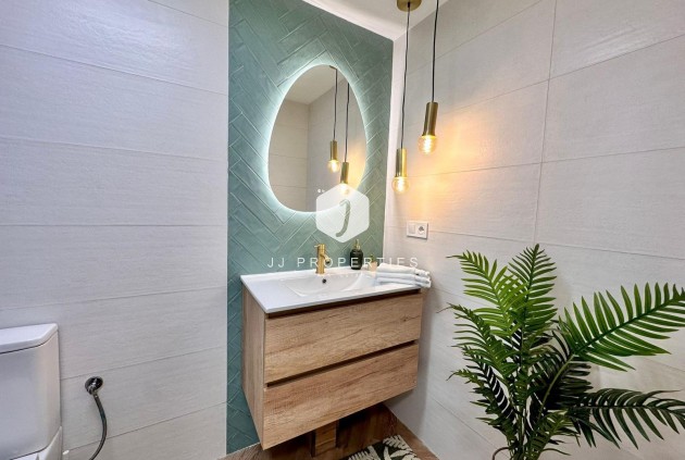 Aus zweiter Hand - Wohnung -
Torrevieja - Playa del Cura