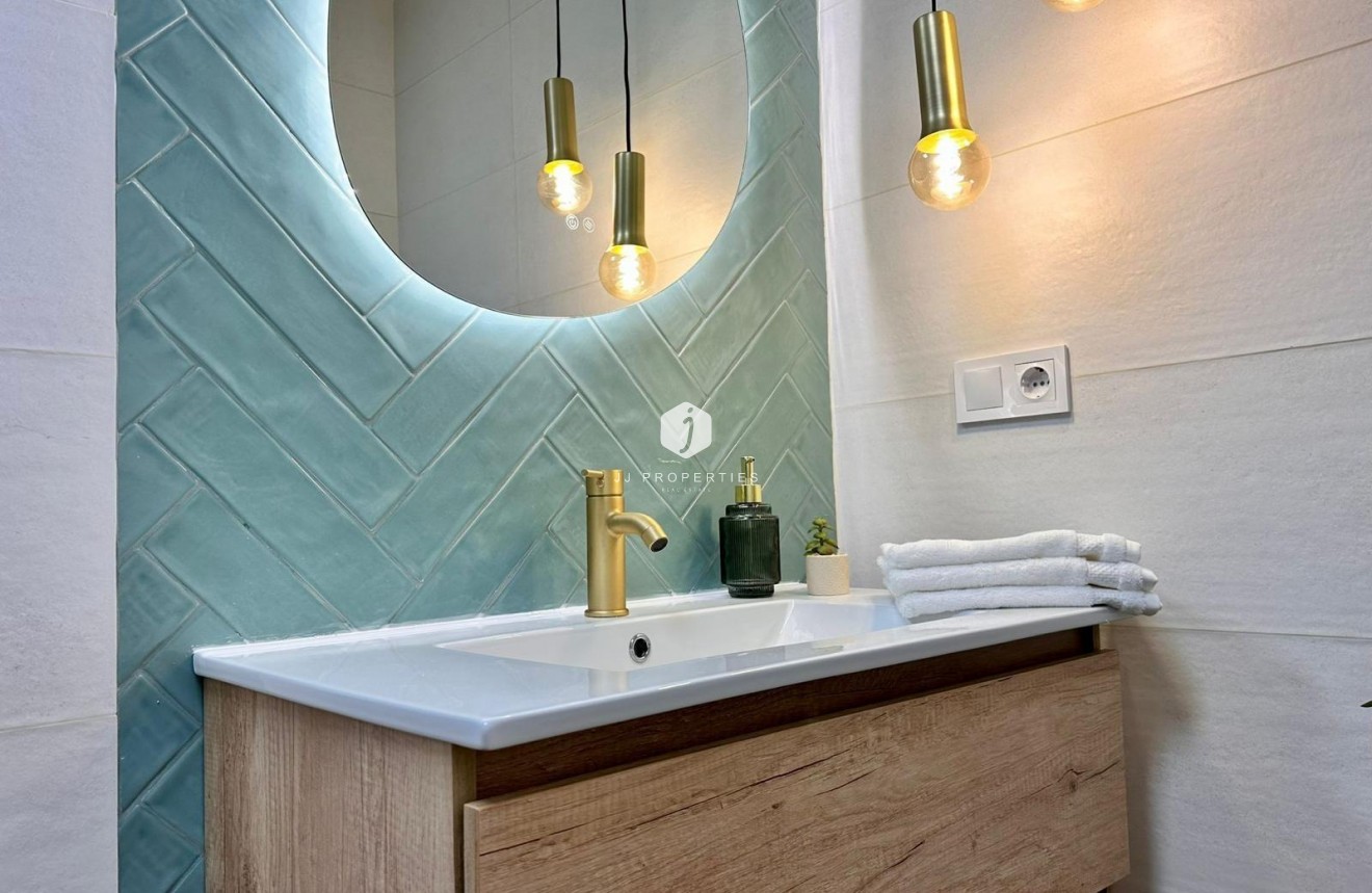 Aus zweiter Hand - Wohnung -
Torrevieja - Playa del Cura