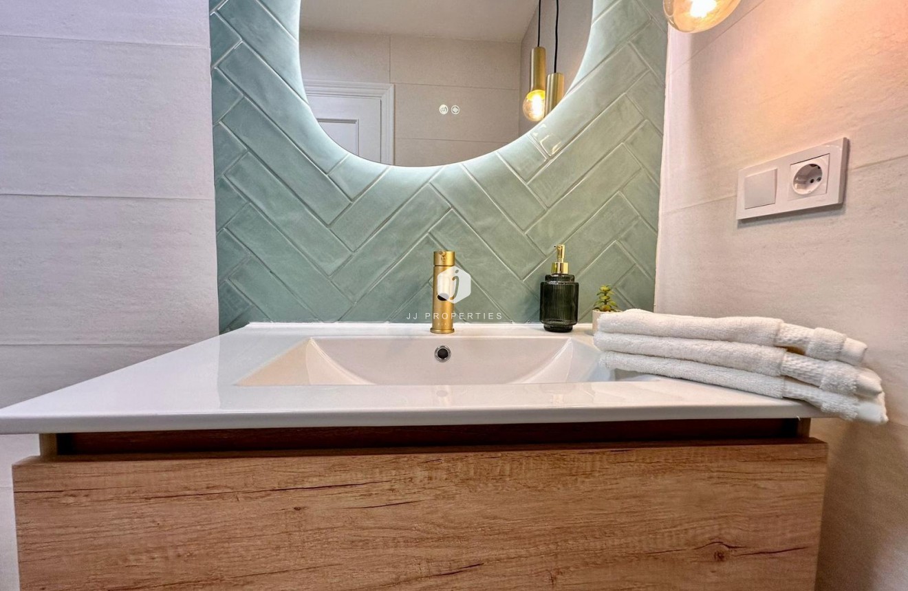 Aus zweiter Hand - Wohnung -
Torrevieja - Playa del Cura