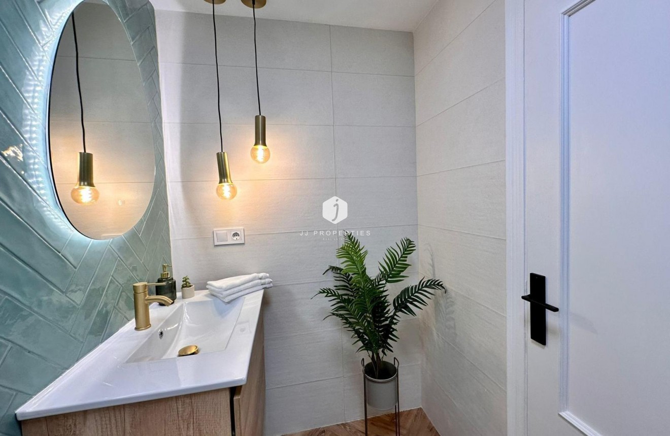 Aus zweiter Hand - Wohnung -
Torrevieja - Playa del Cura