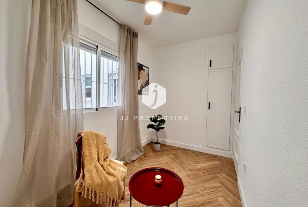 Aus zweiter Hand - Wohnung -
Torrevieja - Playa del Cura