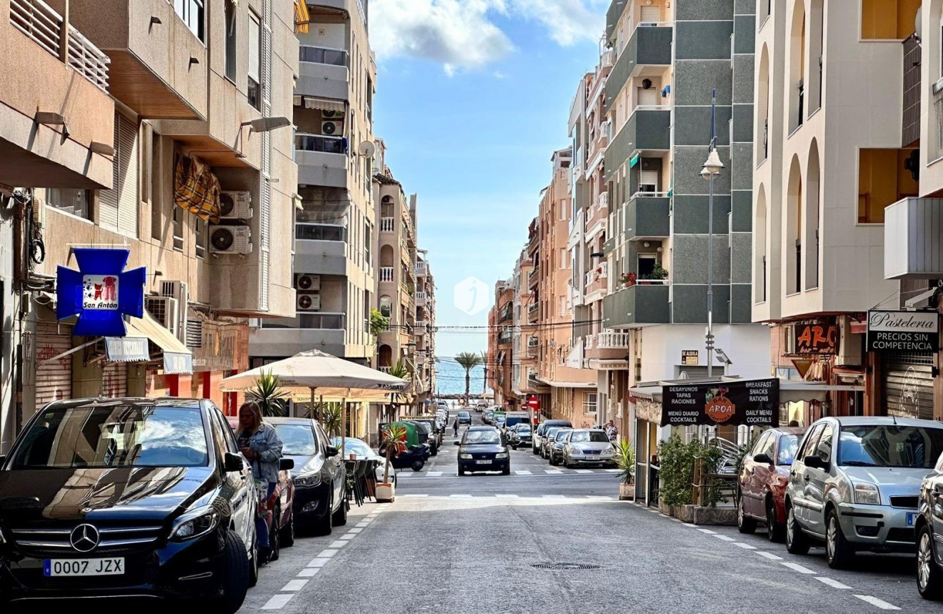 Aus zweiter Hand - Wohnung -
Torrevieja - Playa del Cura