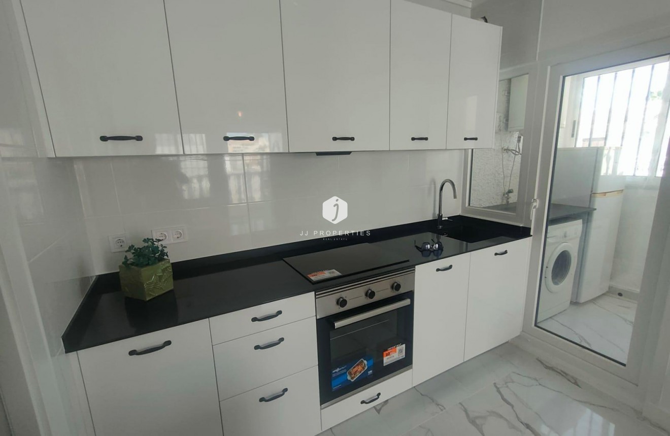 Resale - Bungalow -
Torrevieja - Rosaleda-los Frutales