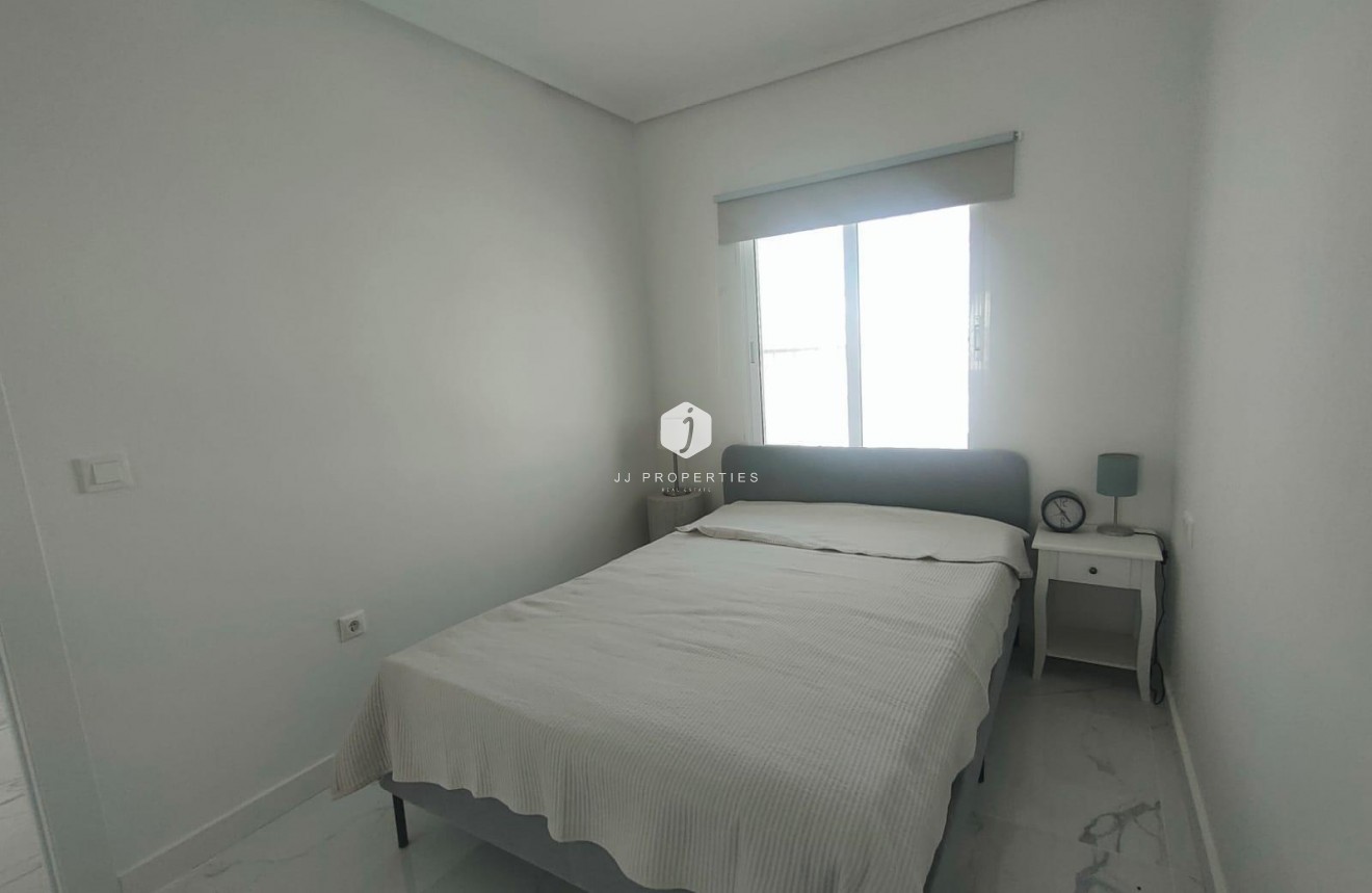 Resale - Bungalow -
Torrevieja - Rosaleda-los Frutales