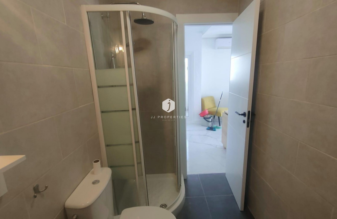 Resale - Bungalow -
Torrevieja - Rosaleda-los Frutales