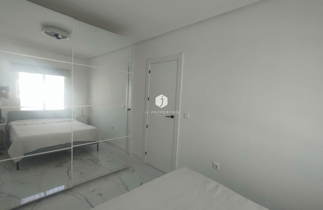 Resale - Bungalow -
Torrevieja - Rosaleda-los Frutales