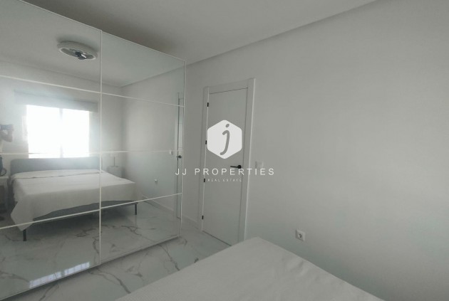 Resale - Bungalow -
Torrevieja - Rosaleda-los Frutales