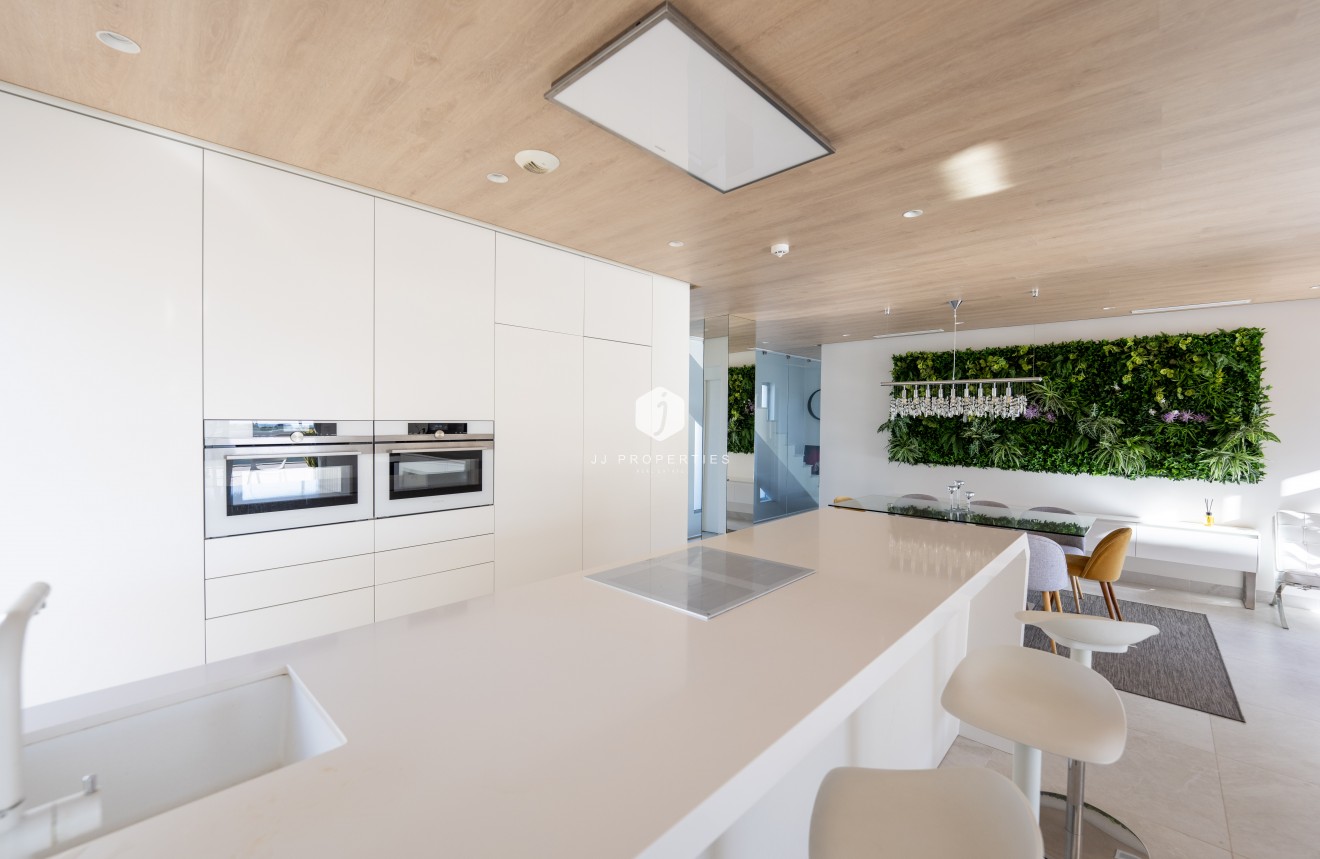 Resale - Villa -
Orihuela Costa - Costa Blanca