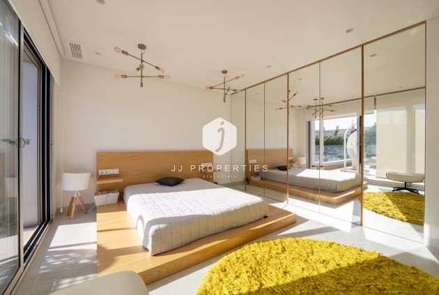 Resale - Villa -
Orihuela Costa - Costa Blanca