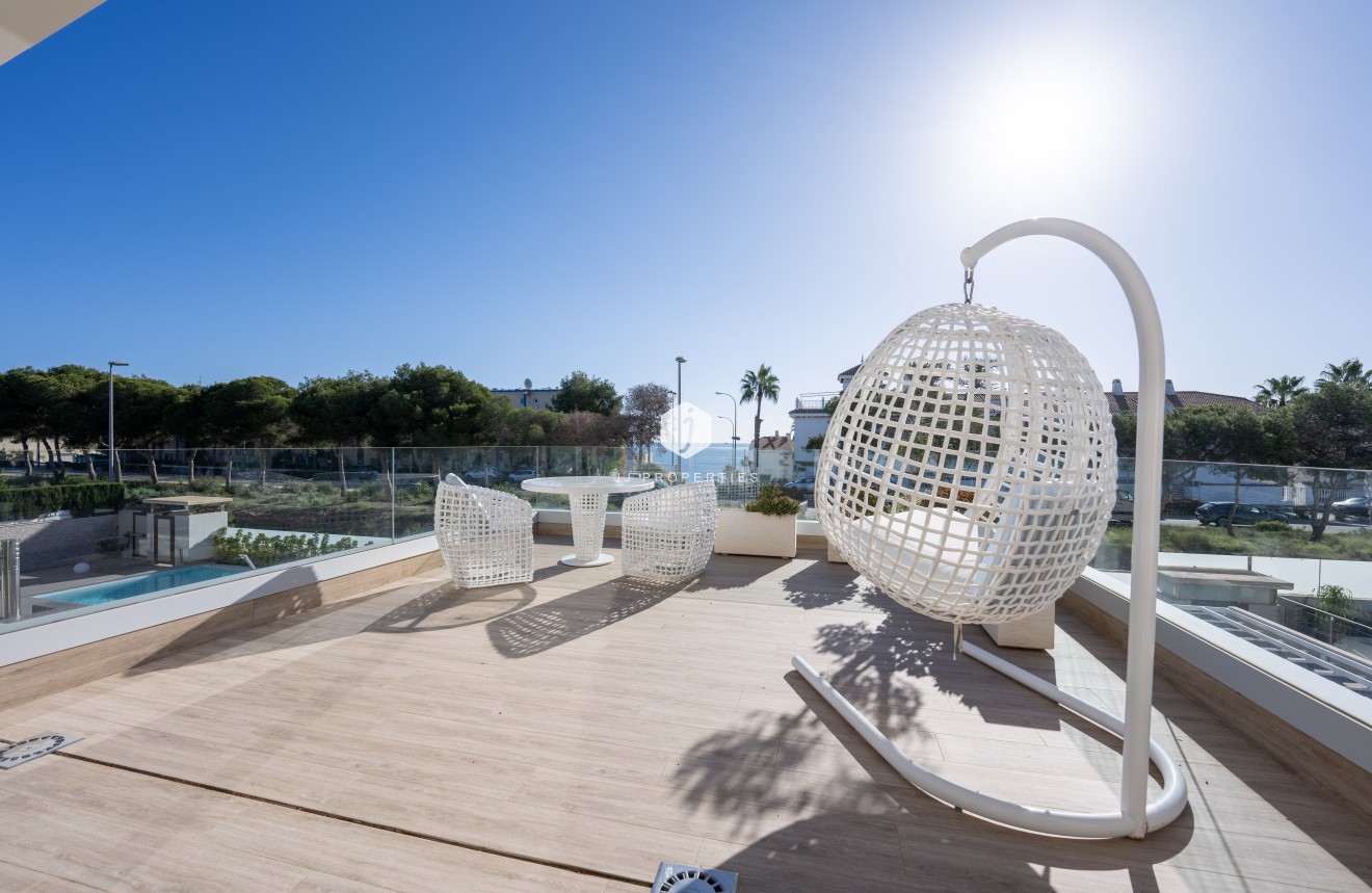 Resale - Villa -
Orihuela Costa - Costa Blanca