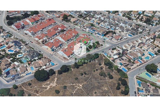 Resale - Chalet -
Torrevieja - Costa Blanca