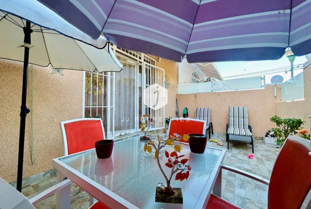 Resale - Chalet -
Torrevieja - Costa Blanca