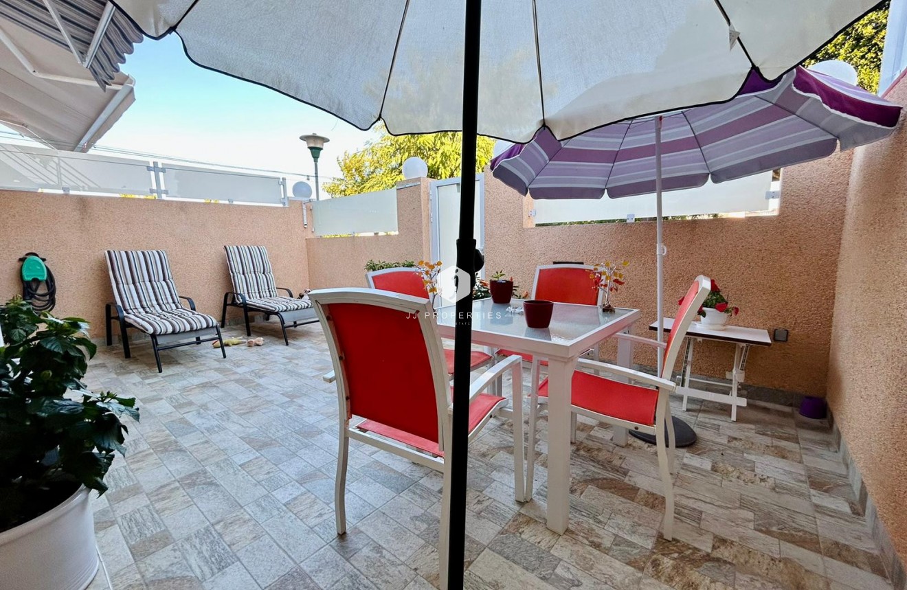 Resale - Chalet -
Torrevieja - Costa Blanca